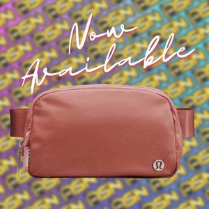 NWT lululemon Everywhere Belt Bag - Brier Rose